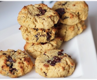 Big chocolate chunk cookies