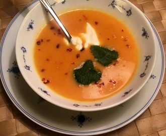 Spicy søtpotetsuppe med linser og gulrøtter