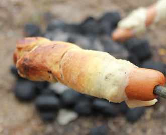 Pinnebrød på pølse