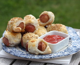 Innbakte pølser med ost og butterdeig