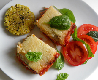 VEGAN MOUSSAKA og BRØD MED ZAATAR OG NIGELLAFRØ