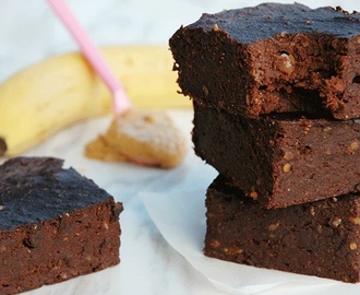 This healthy vegan brownie is made with only 3 ingredients/Denne sunne vegansk browniesen lager du med kun 3 ingredienser 1-2-3