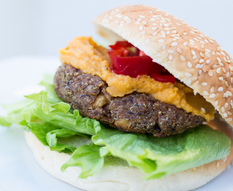 Vegetarburger med quinoa og sorte bønner