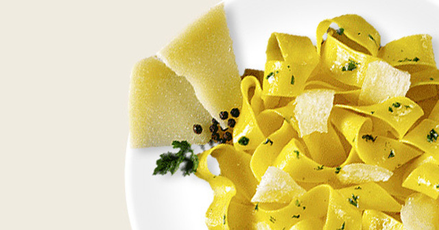 Pappardelle med pecorino og sort pepper