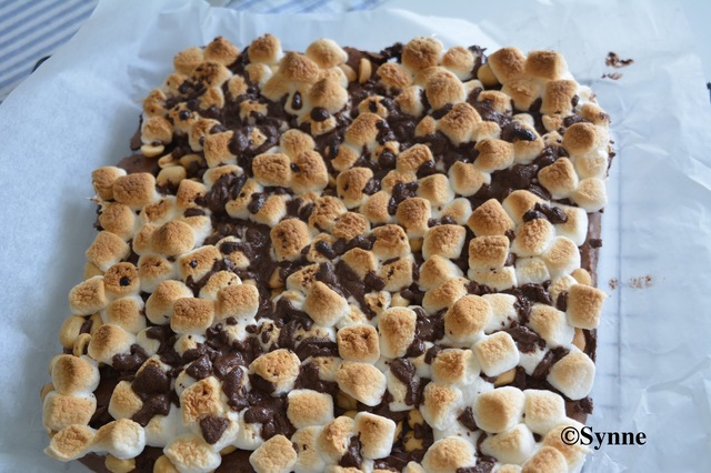Brownies med marshmallows og peanøtter