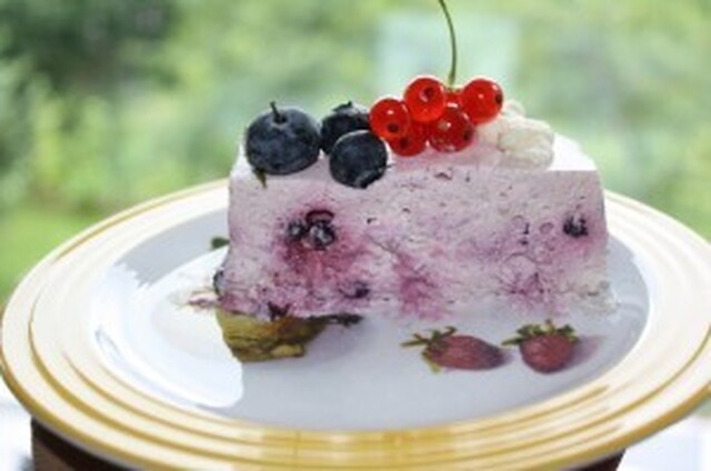 Hannes fødselsdagskake med blåbær og lime
