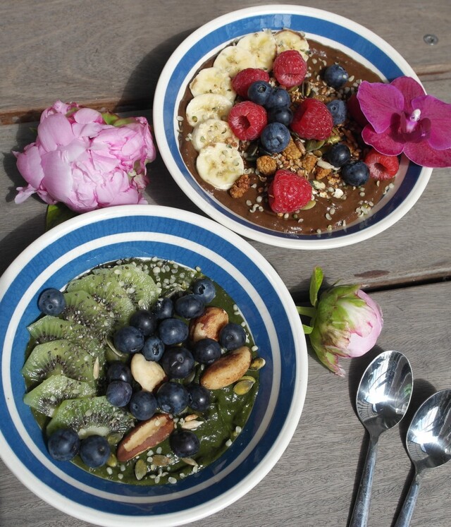 2 smoothie bowls