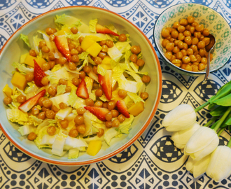 Dagens mat-tips: Salat med crispy kikerter og mango