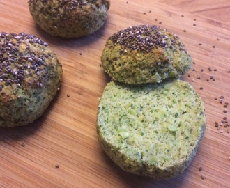 Knallgode broccoliboller uten fett, melk,hvetemel eller gjær. Med sine 60 kcal, er denne lettlagde bollen et supert alternativ når livreima skal inn.