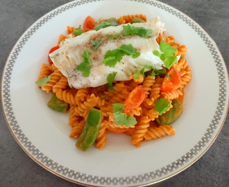 Kremet pasta med rød pesto og stekt torsk !!