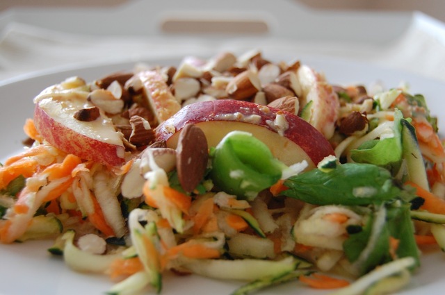Rå pad thai-salat