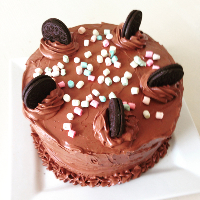 oreo-banana chocolate cake
