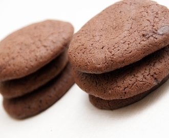 CHUNKY CHOCOLATE COOKIES