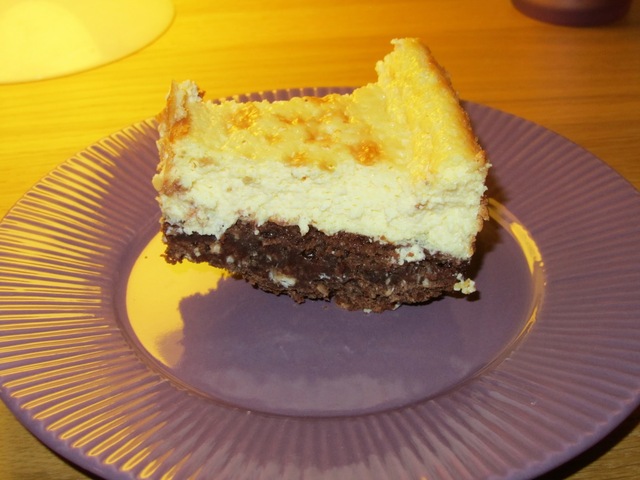 Ostekake med browniesbunn