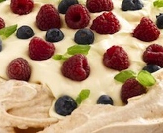 Dessert til nyttårsaften – selskabelig Pavlova