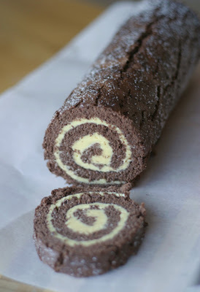 Sjokoladerullekake (Chocolate swiss roll)