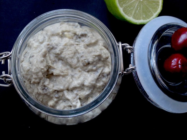 Easypeasy bakt auberginemousse med sitron og hvitløk.