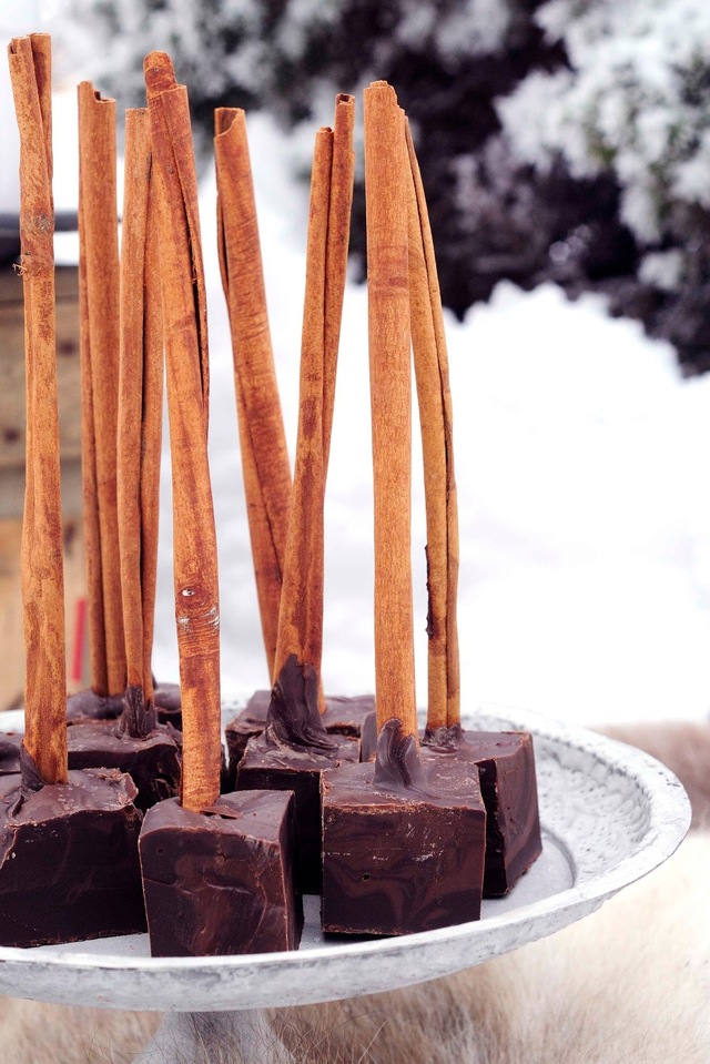 Kjempegode sjokolade pinner til varm kakao