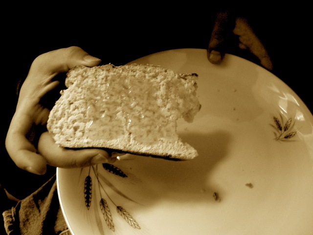 Brød til middag. Og Oppskriften på Europas beste “Challah”- jødisk brød med honning og sesamfrø.