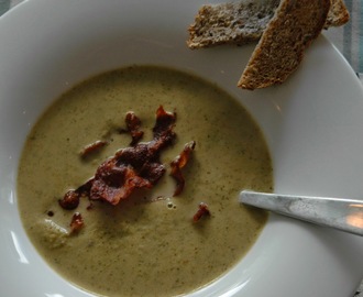 Broccolisuppe med wasabi og bacon