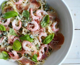 Linguine med kremet sitronsaus, strandaskinke og ferske reker