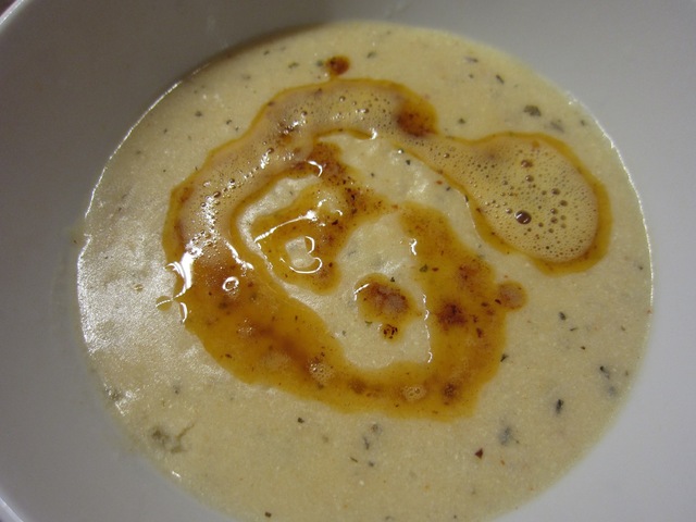 Yayla corbasi (yoghurt suppe)