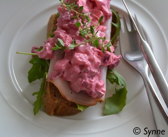 Rødbetsalat med eple og selleri