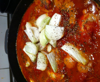 Italiensk kyllinggryte med oliven, pepperstekt sopp og tagliatelle