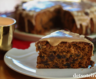 Gløggkake med rosiner og mandler