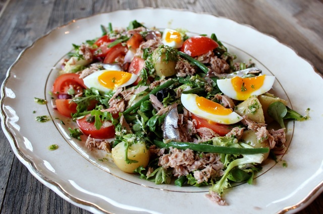 Salade Niçoise: tunfisksalat fra Nice med vinaigrette