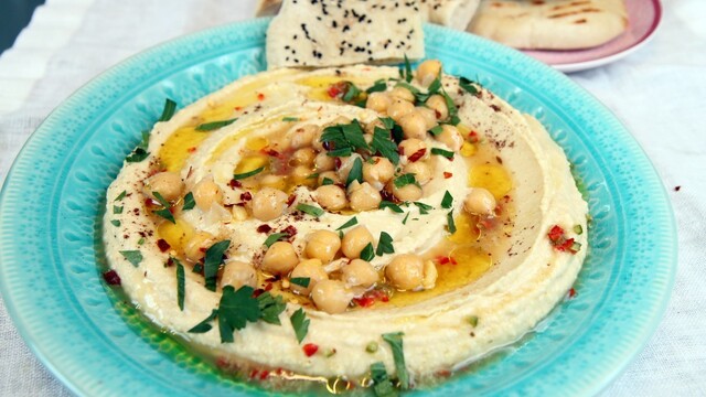 Hummus med sitron- og hvitløksaus