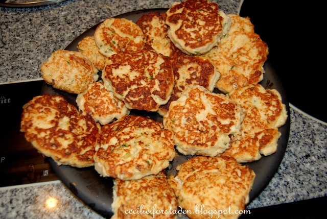 Hjemmelagde fiskekaker (og burgerdressing)