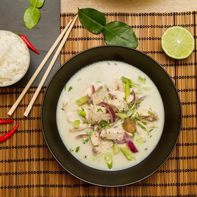 Tom kha gai - Kyllingsuppe fra Thailand | Det glade kjøkken