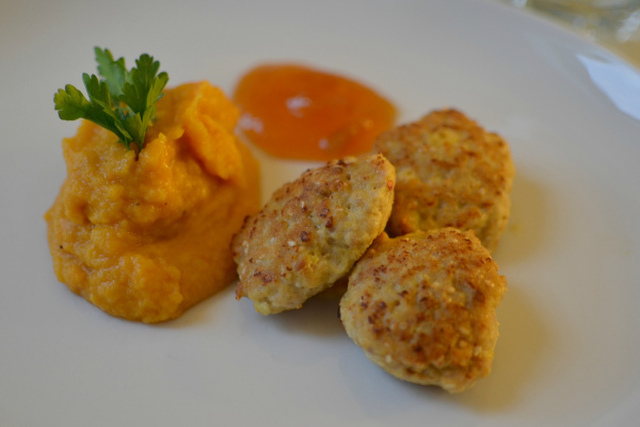 Middagstips: Kyllingkjøttkaker med søtpotetpuré