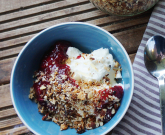 Hjemmelaget granola (lavkarbo) på en fredag