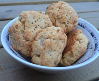 Scones - uten sukker, melk, egg og mel!