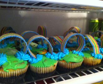 Regnbue cupcakes