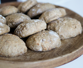 ELTEFRIE RUNDSTYKKER MED RUG OG SPELT