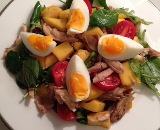 Kyllingsalat med egg og mango