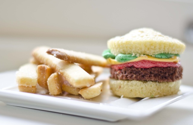 Hamburger Cupcakes og Pommes Frites Kjeks