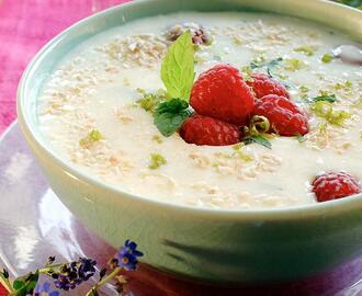 Yoghurtsuppe med kokos og lime