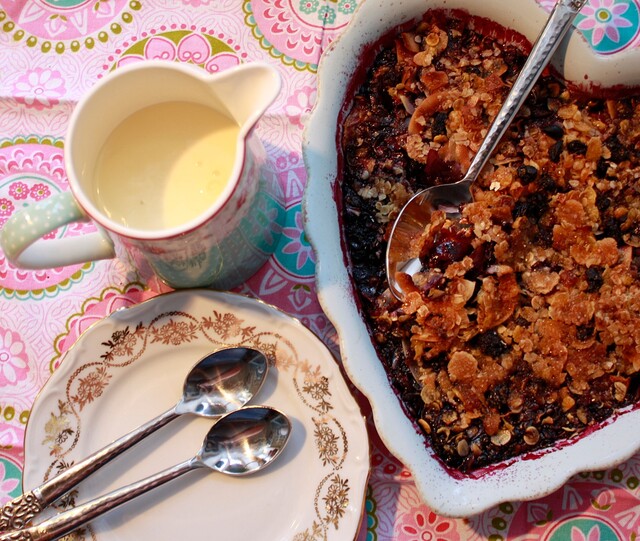 Enkel frukt og bær dessert