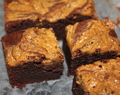 Brownies marmorert med peanøttkrem