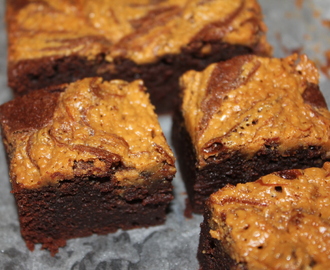 Brownies marmorert med peanøttkrem