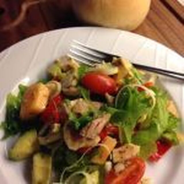 Kyllingsalat med cantalopemelon og avocado
