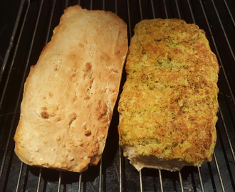 Sunne bakepulverbrød med pesto og parmesan