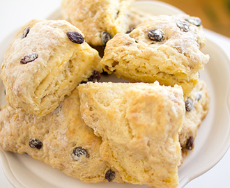 Scones med spelt og rosiner