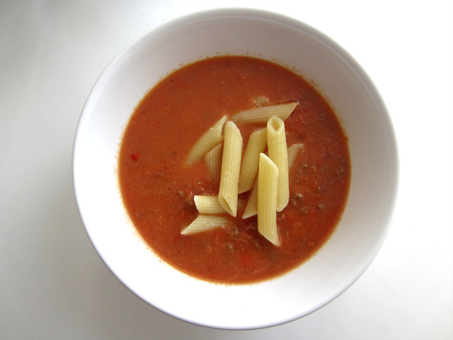 Chili / tomat suppe med hakket oksekød