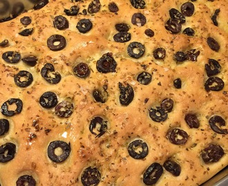 OLIVEN FOCACCIA