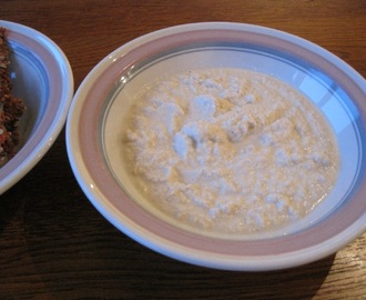 Torsdagskos med raw kjeks og raw sour cream